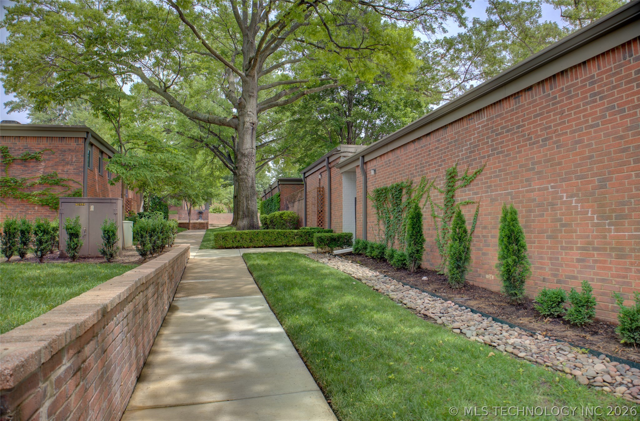 2411 E 72nd Place Tulsa OK 74136