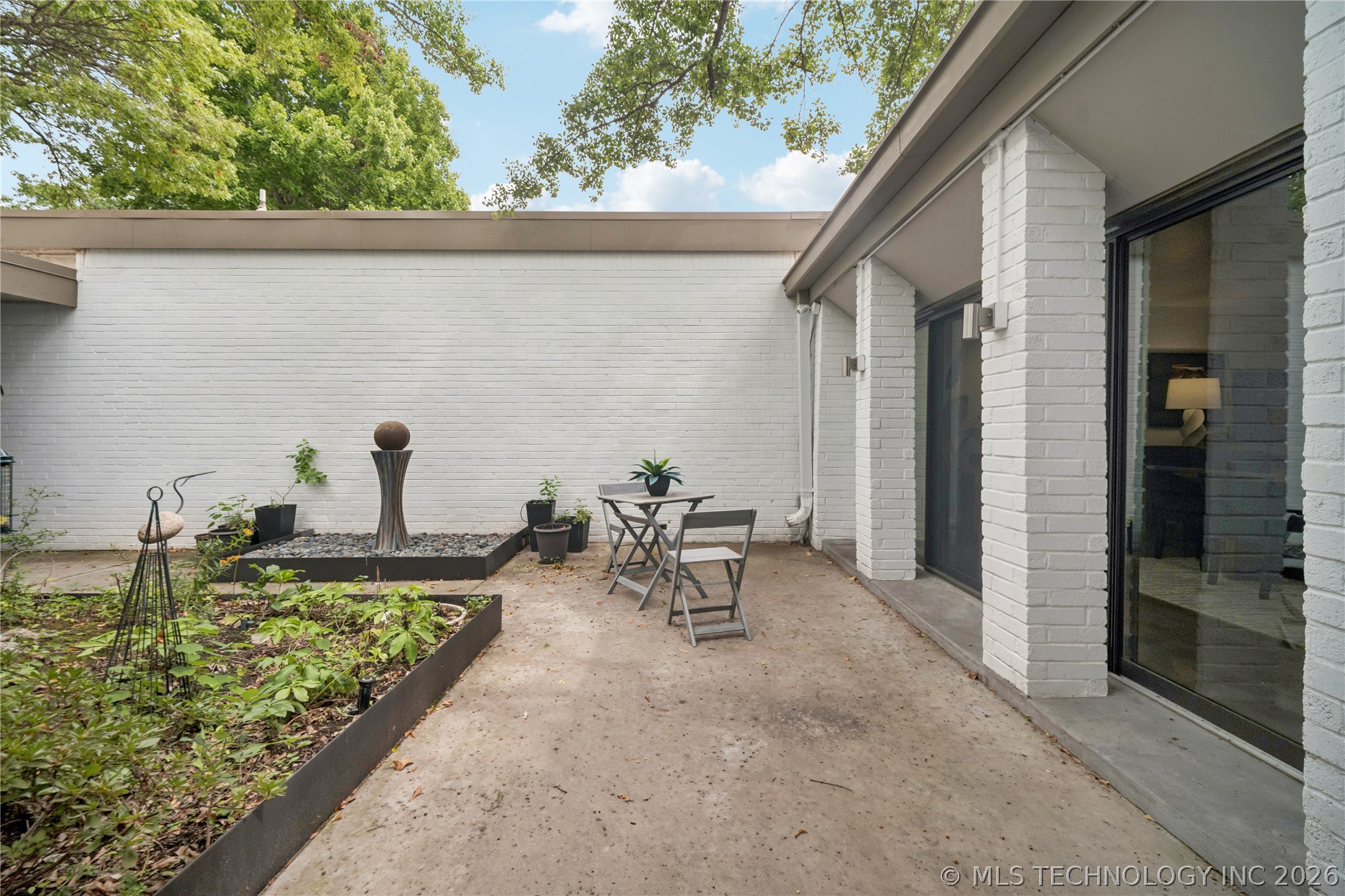 2411 E 72nd Place Tulsa OK 74136