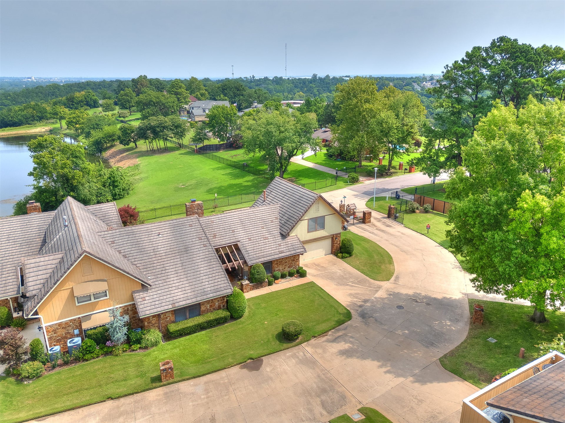 6125 E 67th Court Tulsa OK 74136