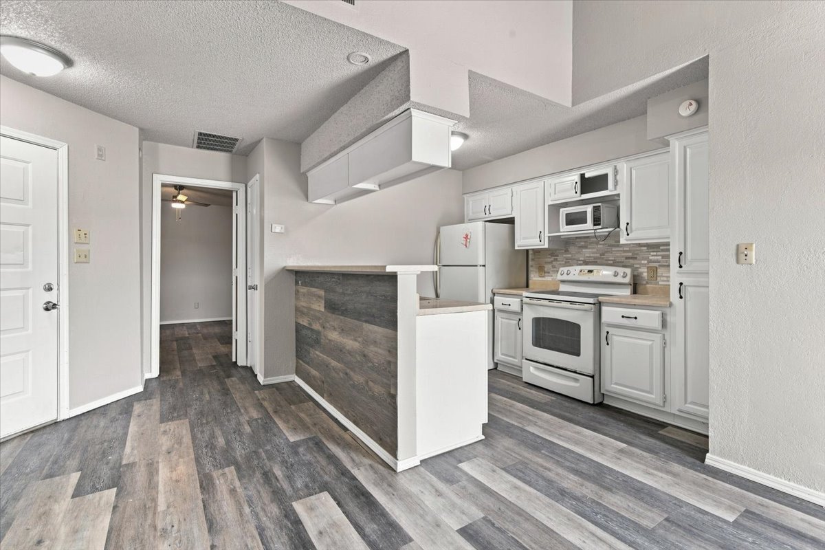 6737 S Peoria Avenue Tulsa OK 74136