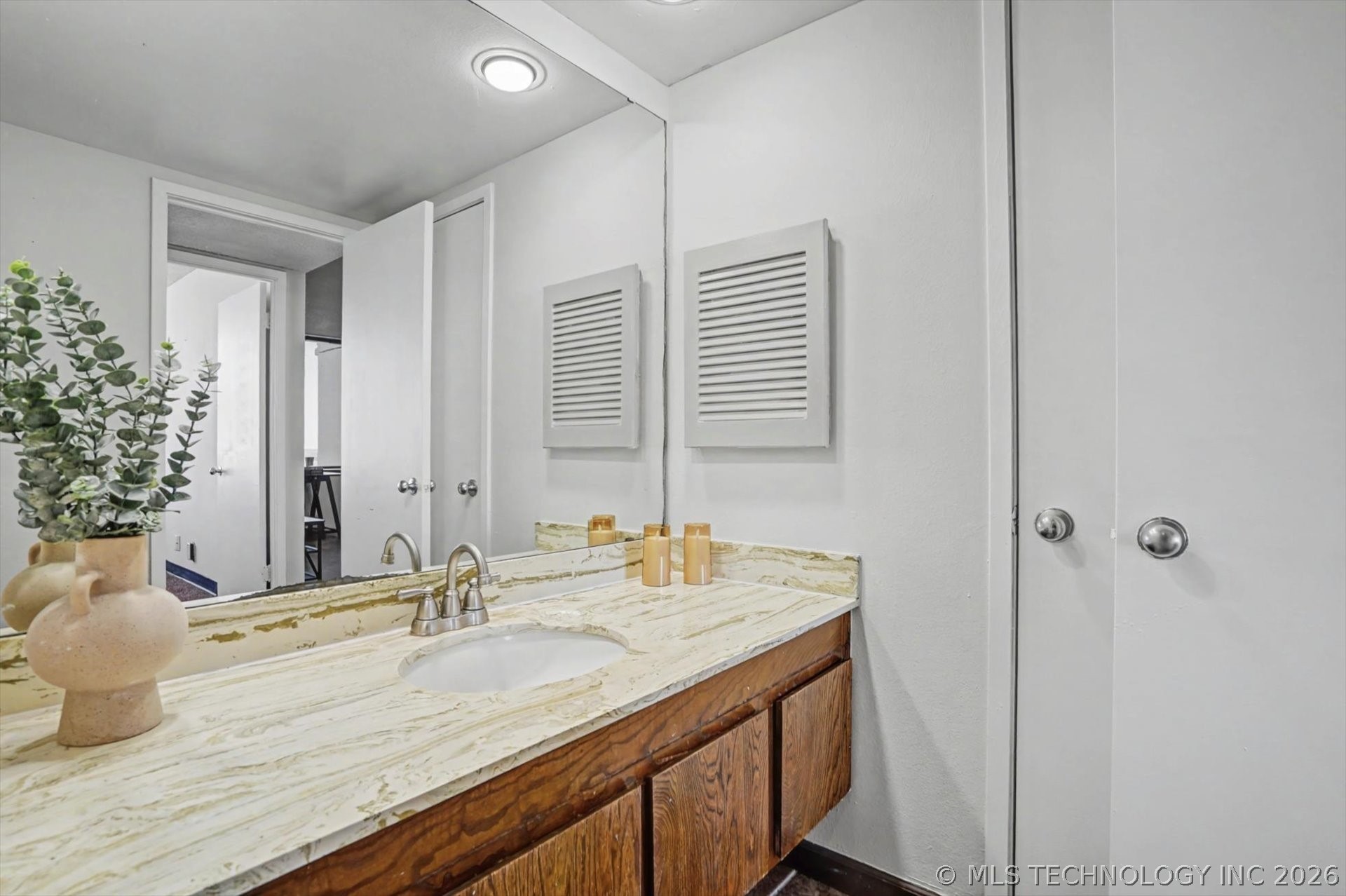 450 W 7th Street Tulsa OK 74119