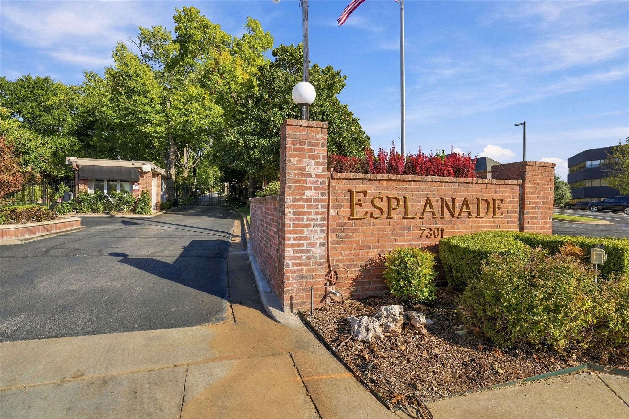2426 E 72nd Street Tulsa OK 74136