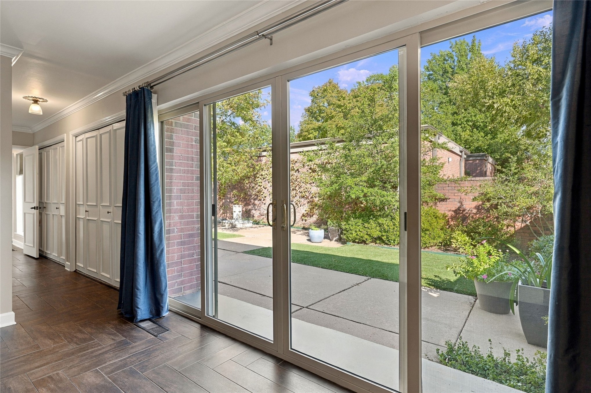 2426 E 72nd Street Tulsa OK 74136