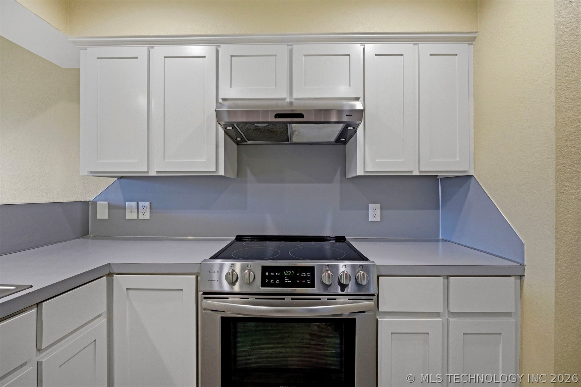 9006 E 60th Place Tulsa OK 74145