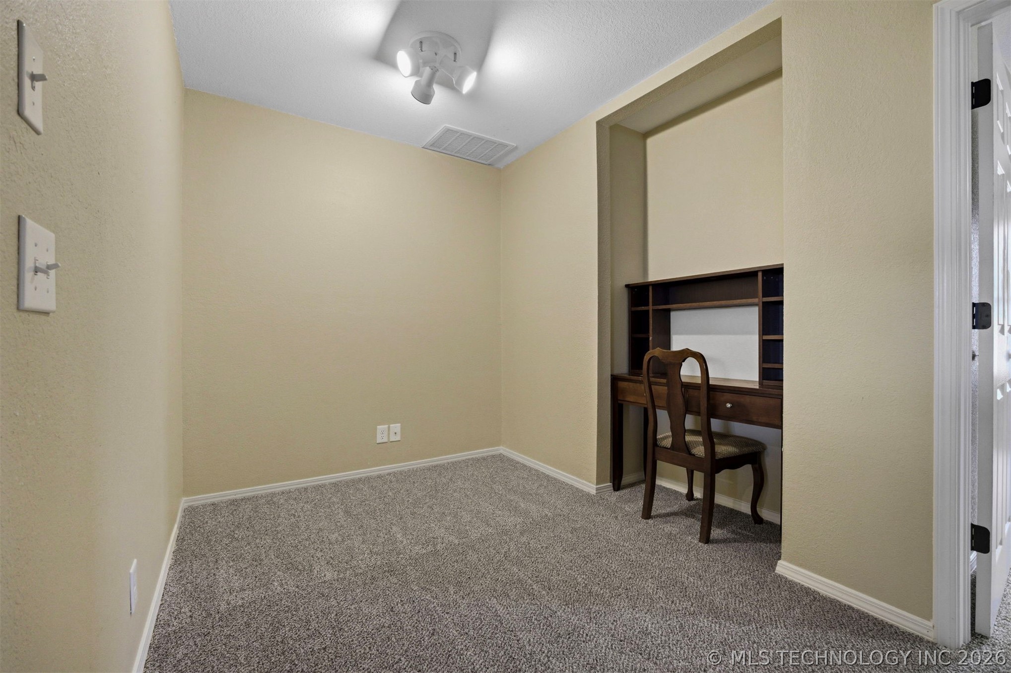 9006 E 60th Place Tulsa OK 74145
