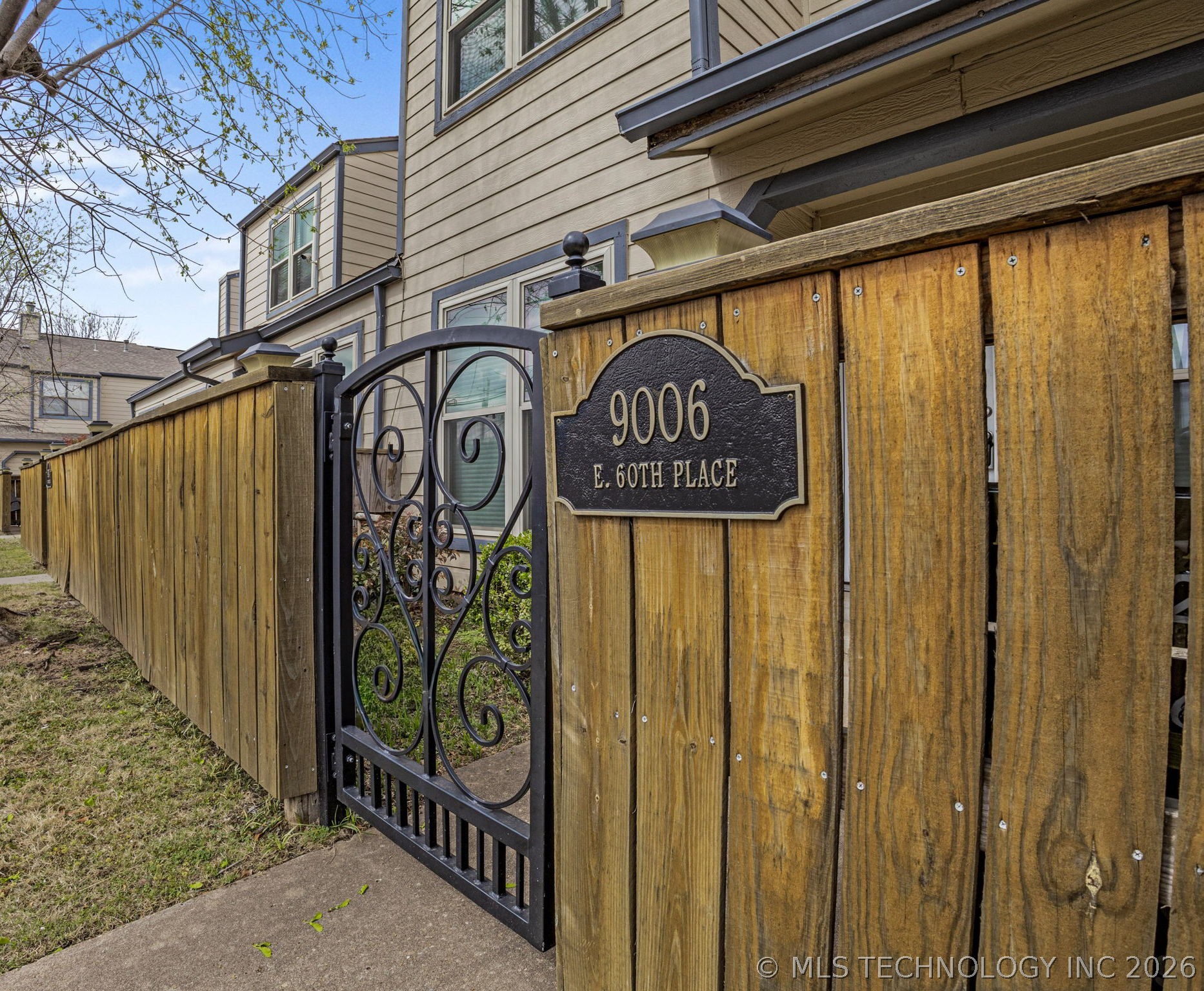 9006 E 60th Place Tulsa OK 74145