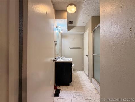 2216 E 66th Place Tulsa OK 74136