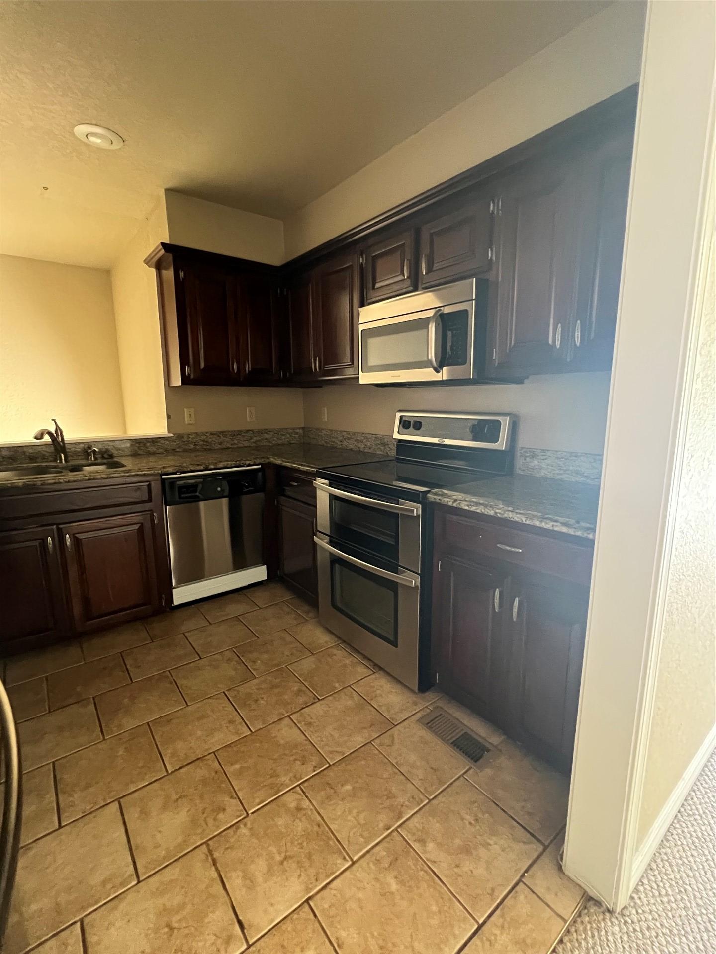 5723 E 72nd Court Tulsa OK 74136