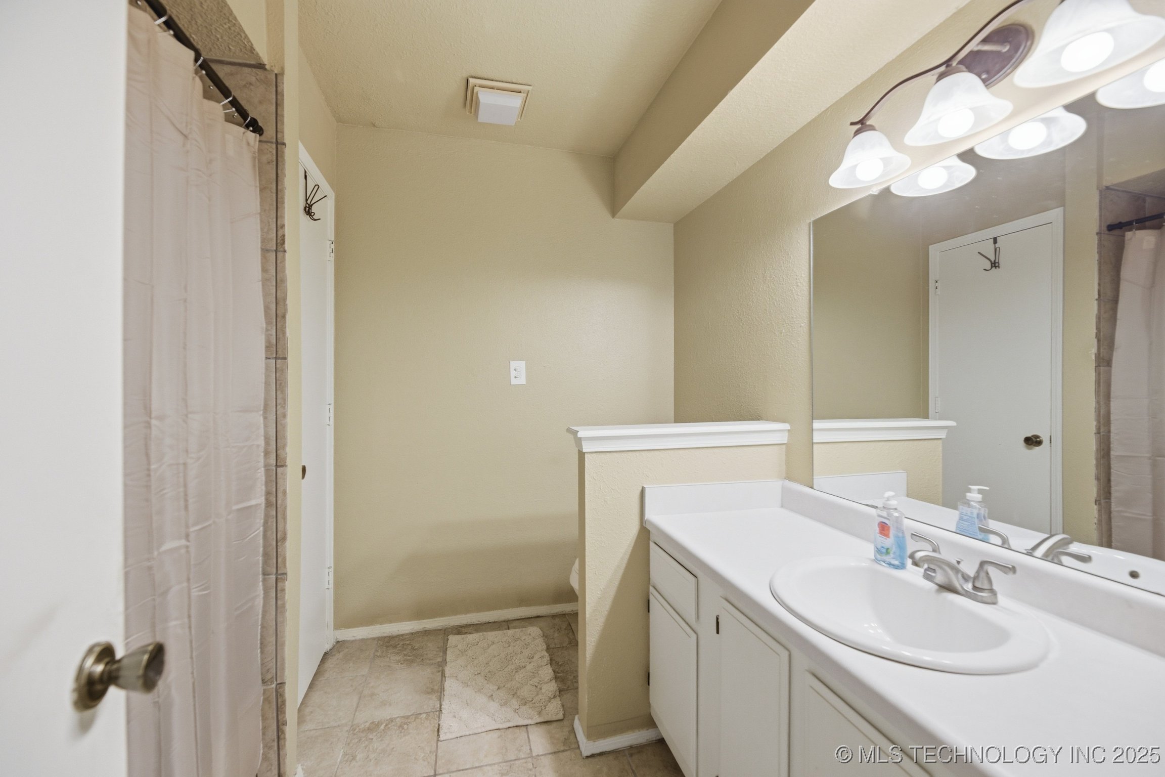 6526 S Memorial Drive Tulsa OK 74133