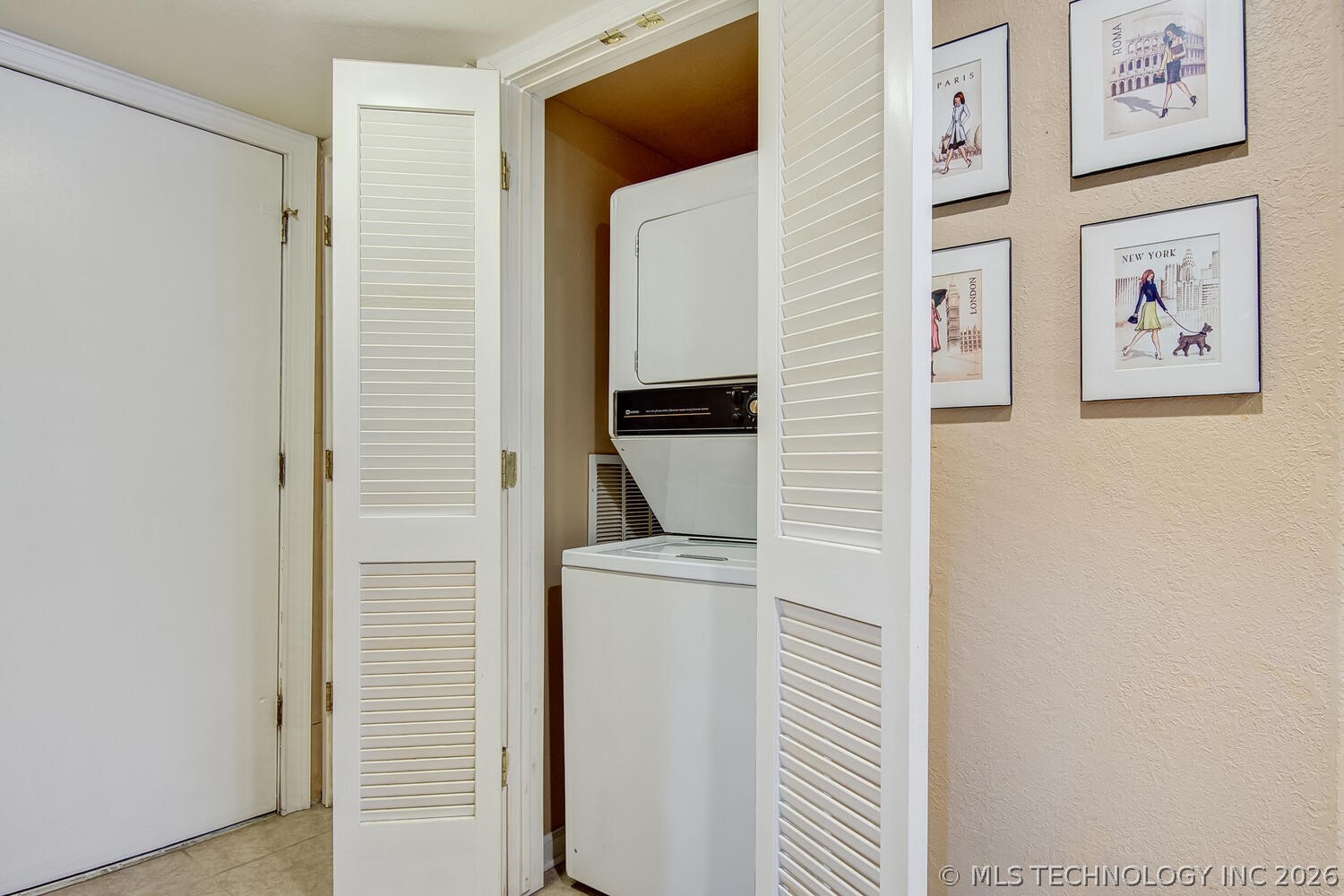 6004 S Atlanta Court Tulsa OK 74105