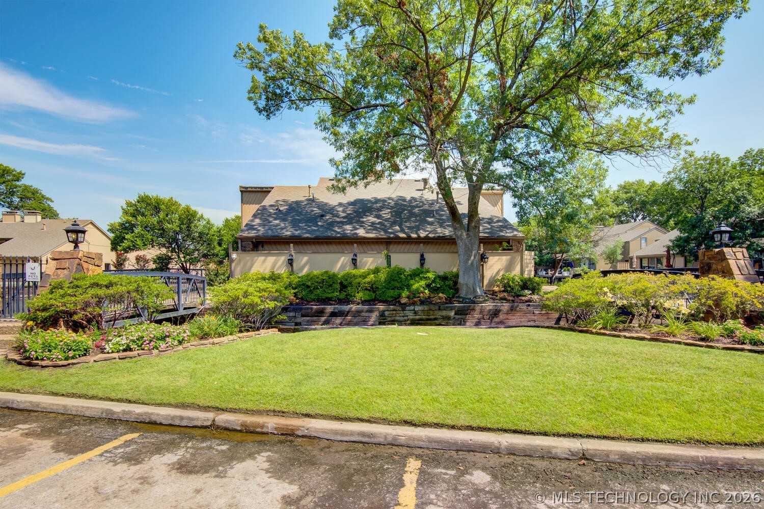 6004 S Atlanta Court Tulsa OK 74105