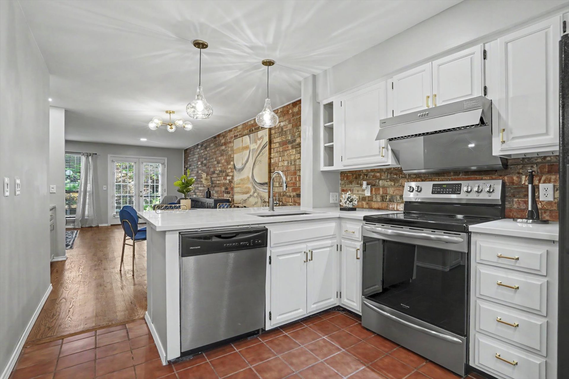 1736 S Cheyenne Avenue Tulsa OK 74119