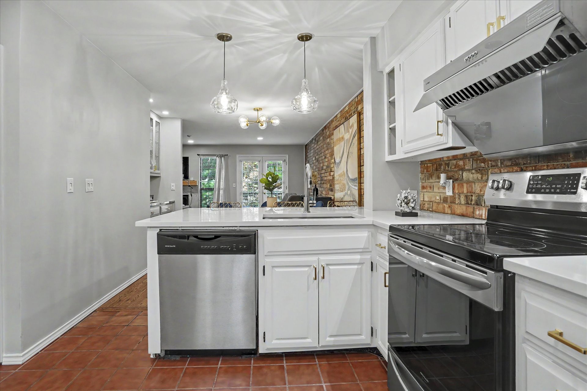 1736 S Cheyenne Avenue Tulsa OK 74119