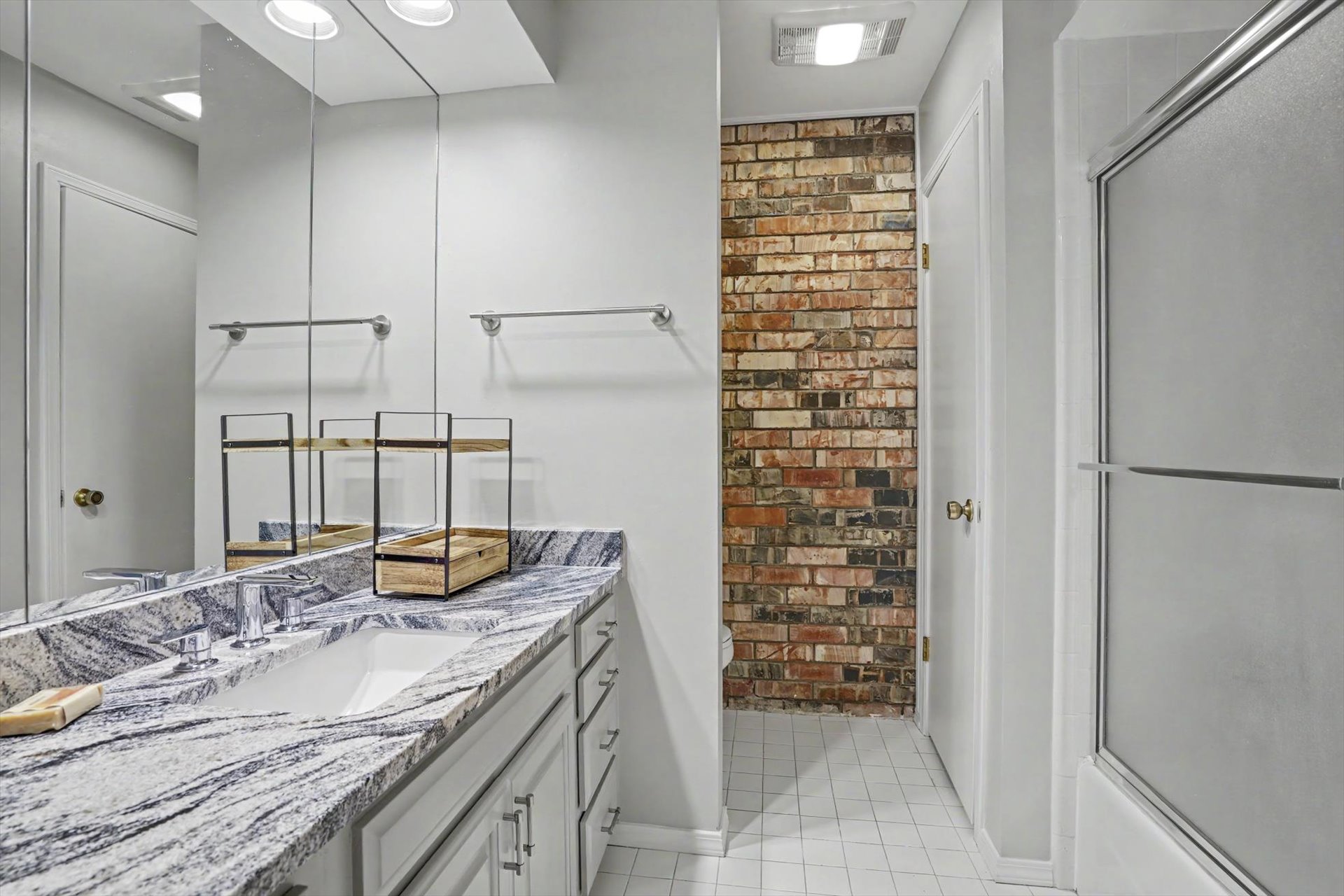 1736 S Cheyenne Avenue Tulsa OK 74119