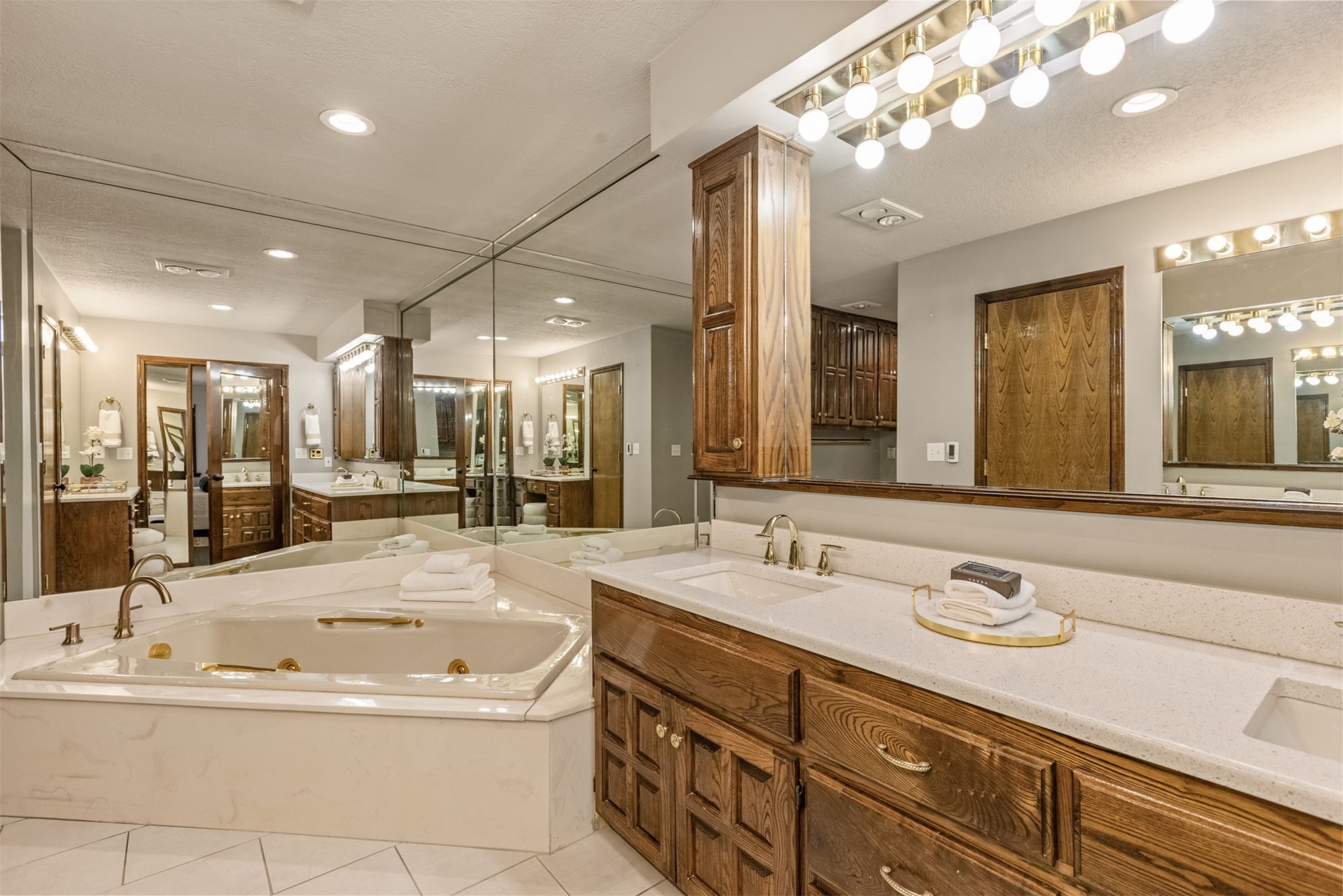 6132 E 67th Court Tulsa OK 74136
