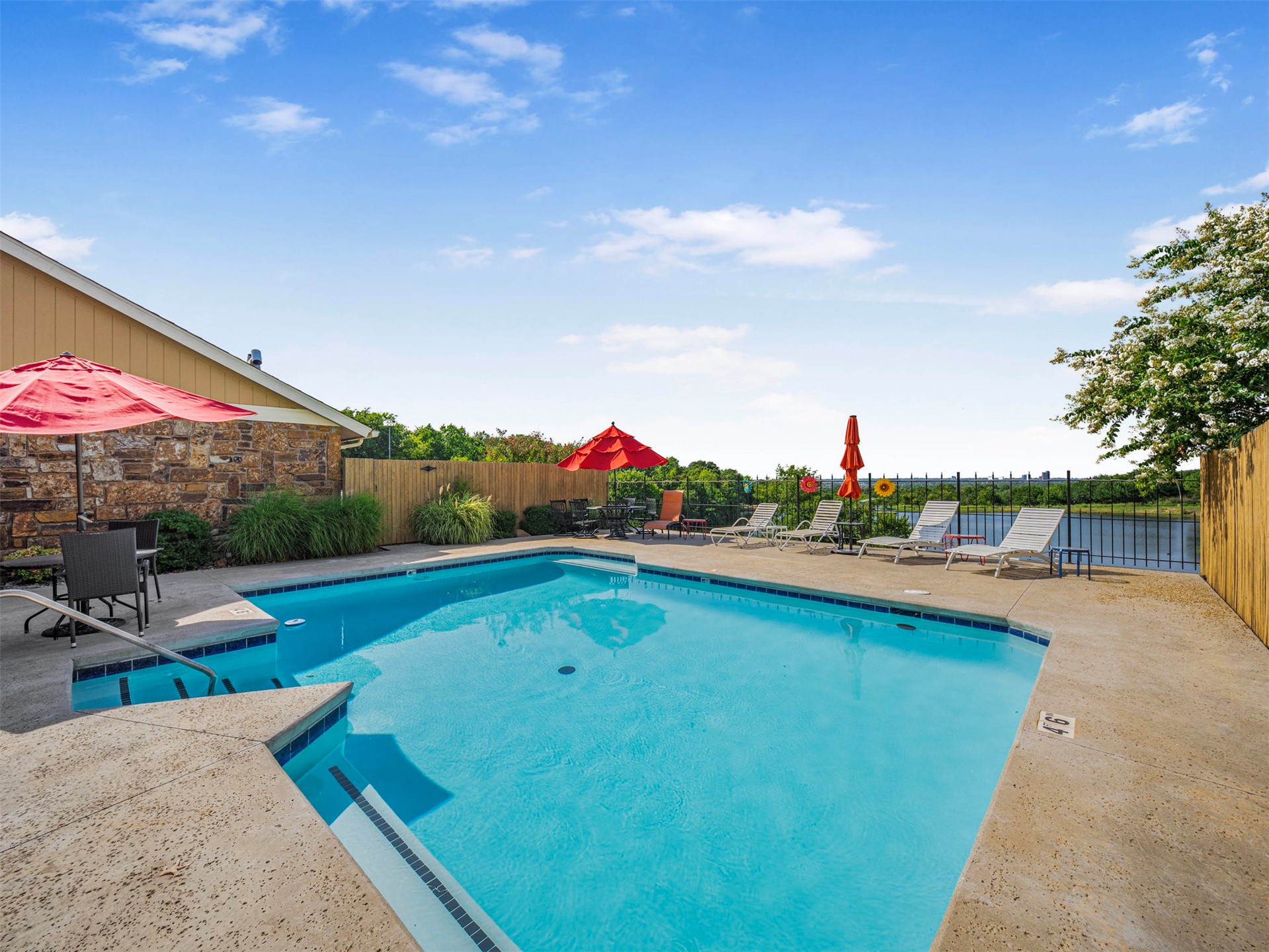 6132 E 67th Court Tulsa OK 74136