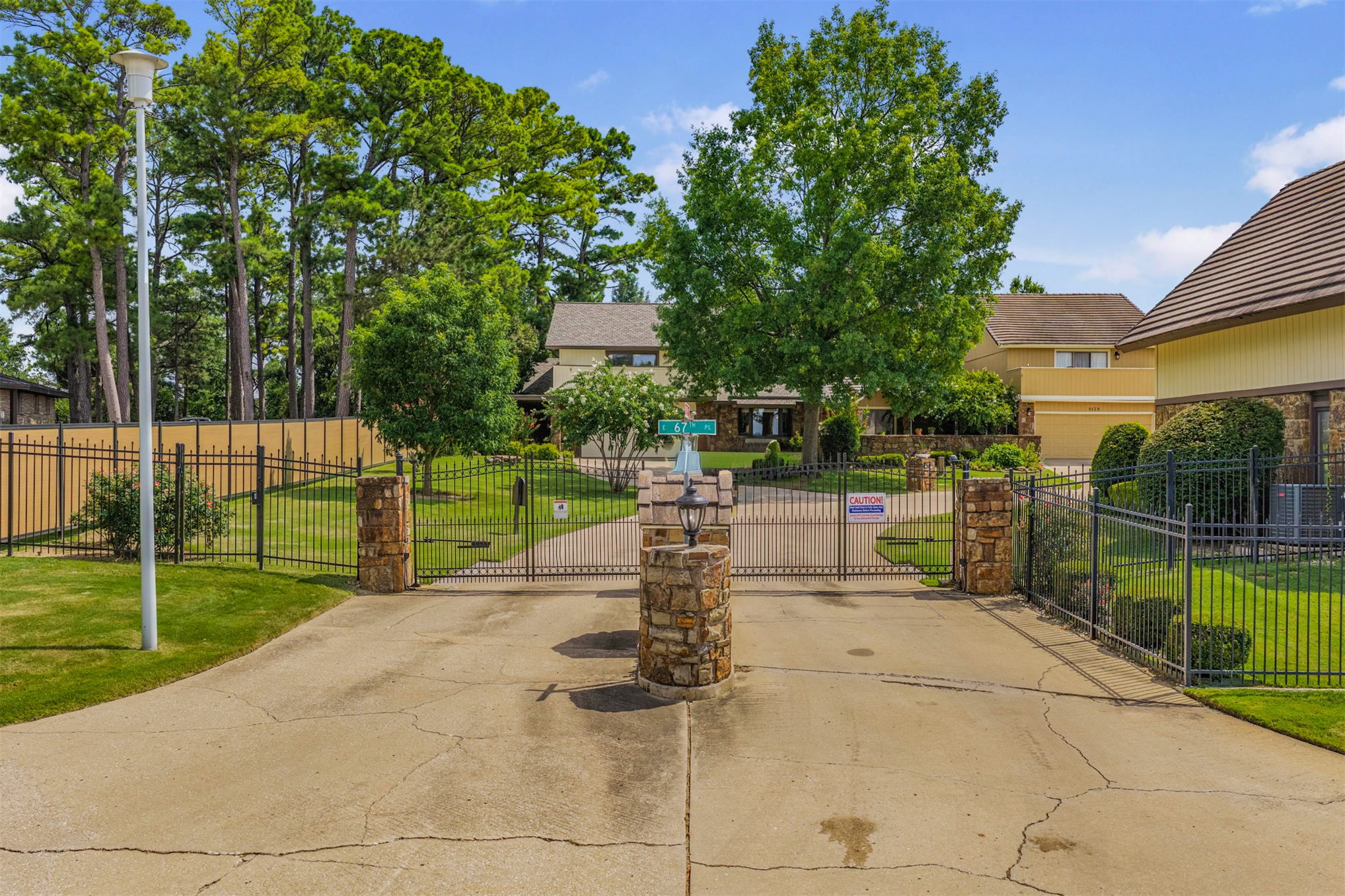 6132 E 67th Court Tulsa OK 74136