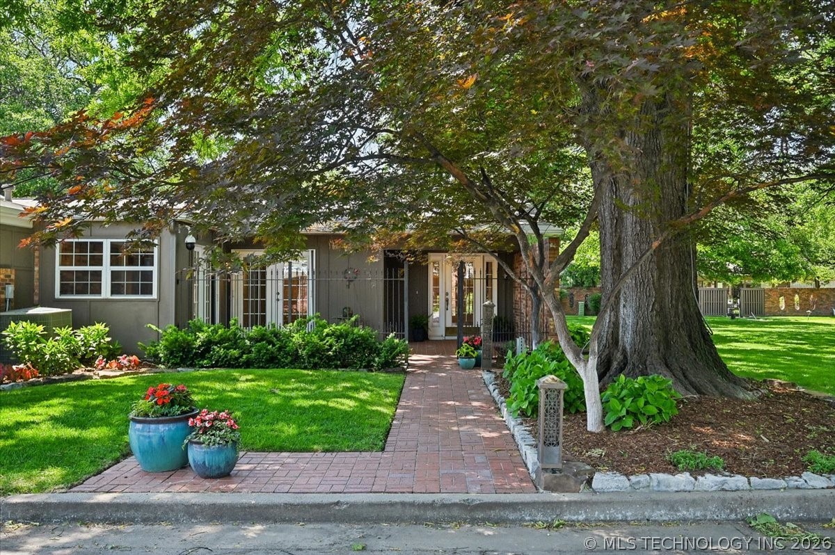 2132 E 59th Place S Tulsa OK 74105
