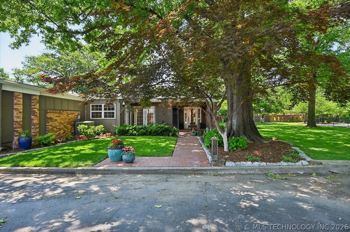 2132 E 59th Place S Tulsa OK 74105