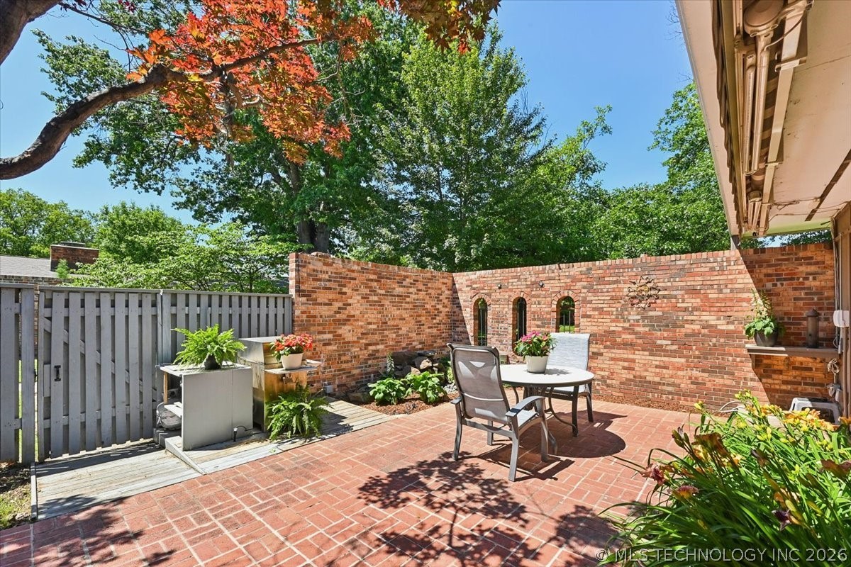 2132 E 59th Place S Tulsa OK 74105