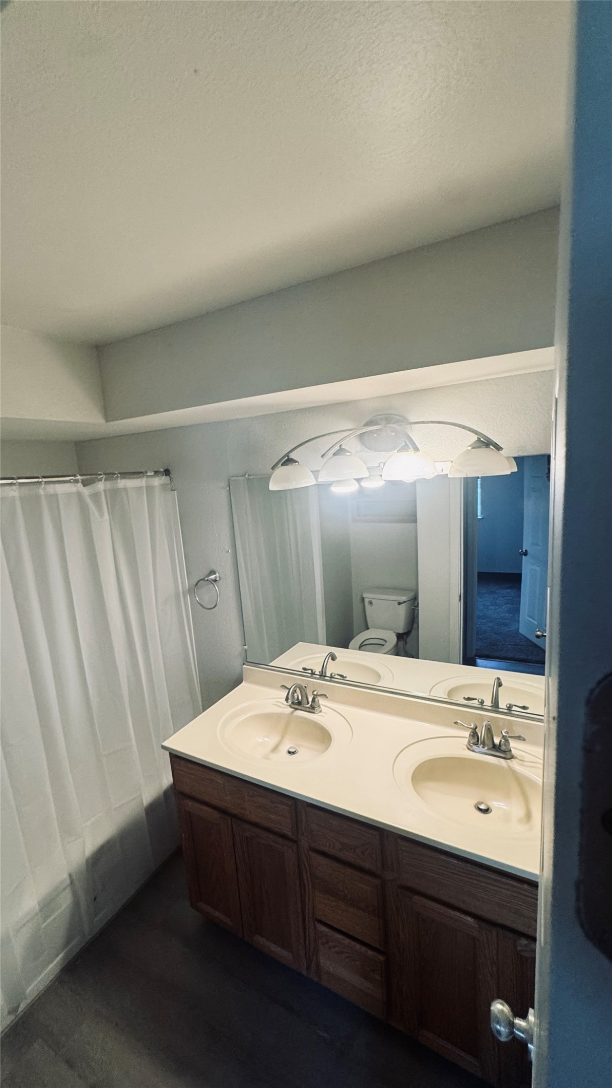 2207 E 66th Place Tulsa OK 74136