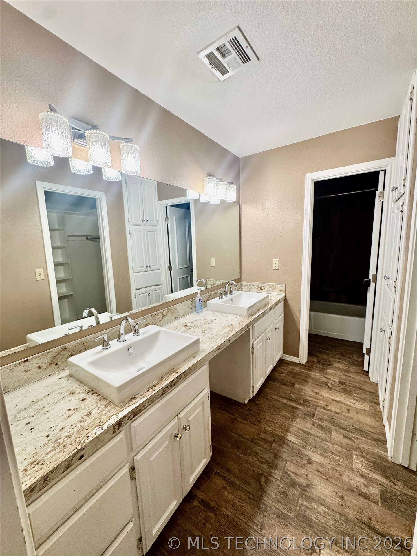 17 Valley View Burneyville OK 73430