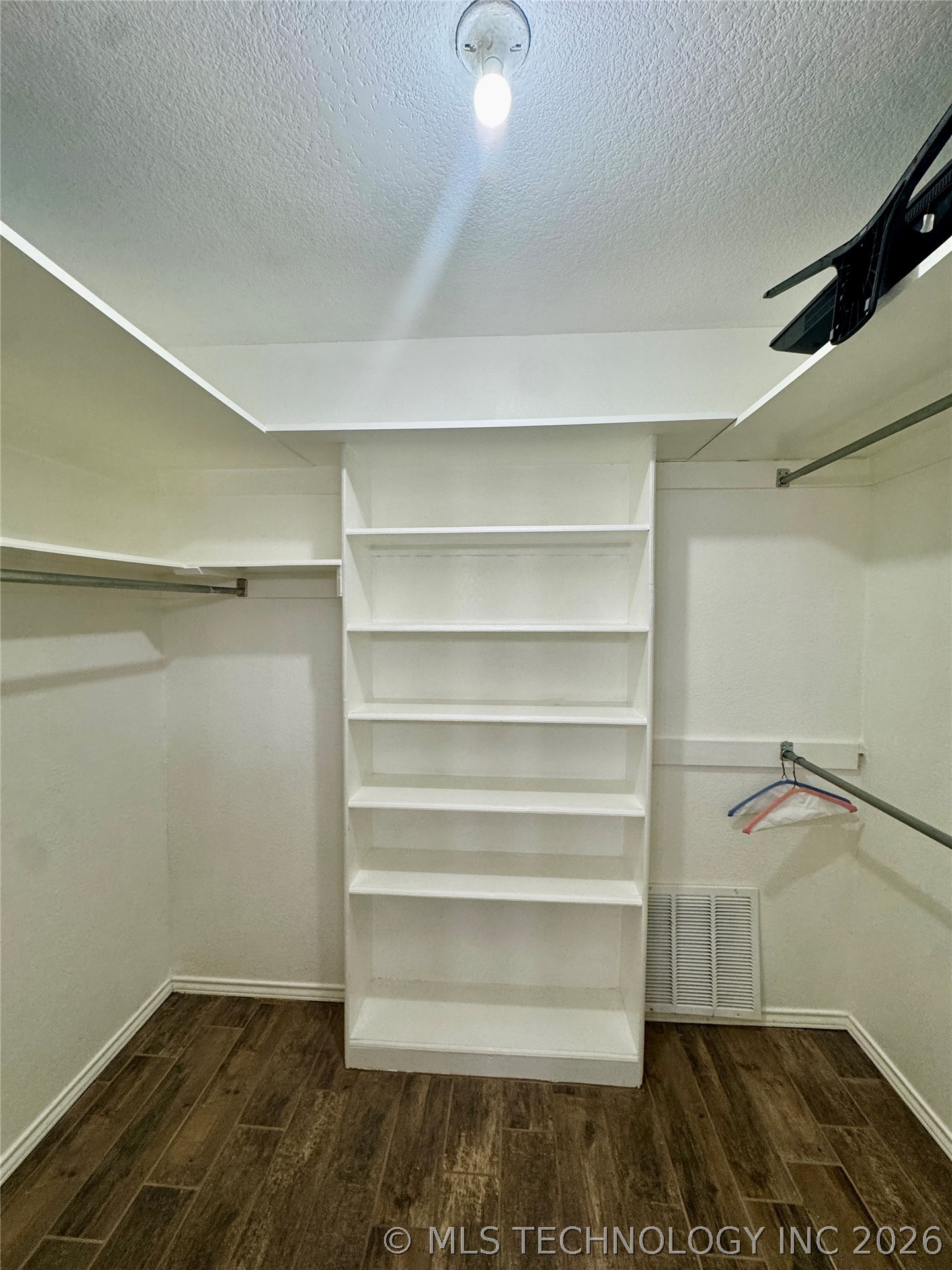 17 Valley View Burneyville OK 73430