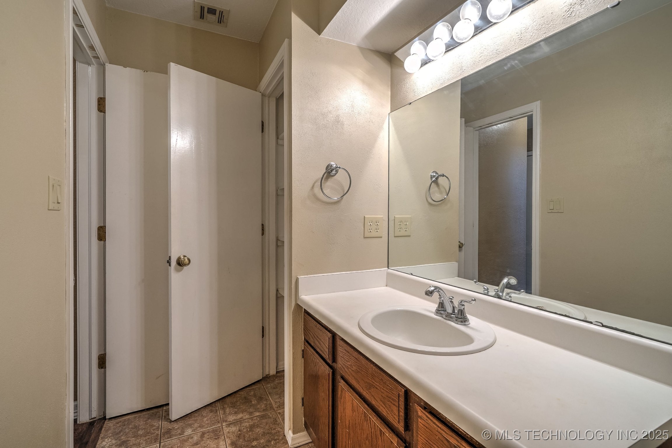 6366 S 80th Eastavenue Tulsa OK 74113