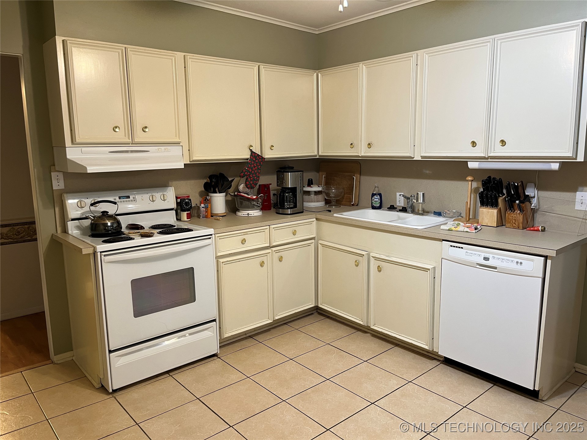 2124 E 60th Court Tulsa OK 74105