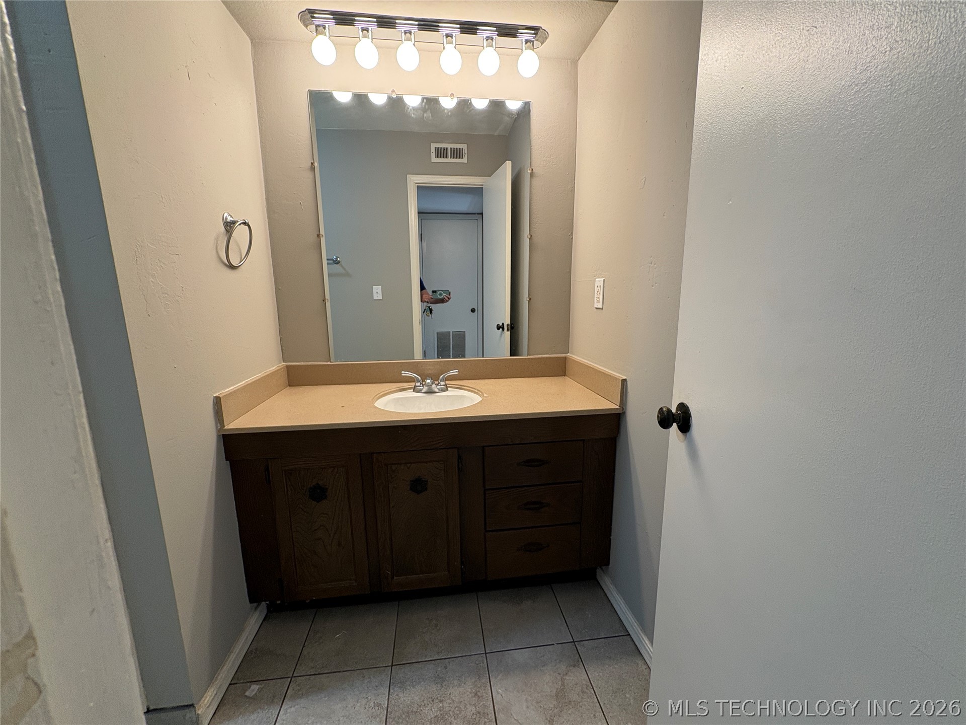 4720 E 68th Street Tulsa OK 74136