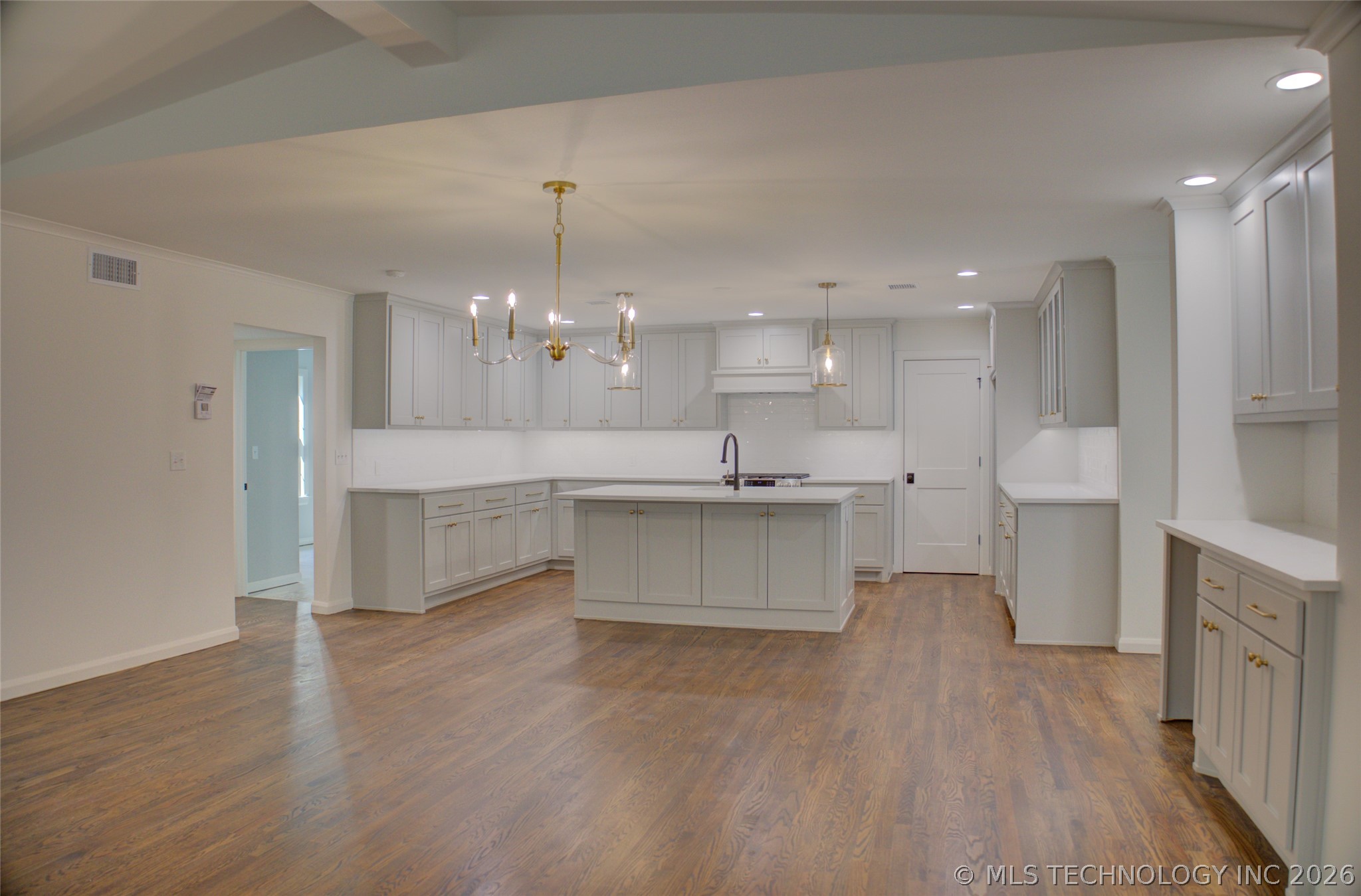 2427 E 72nd Street Tulsa OK 74136