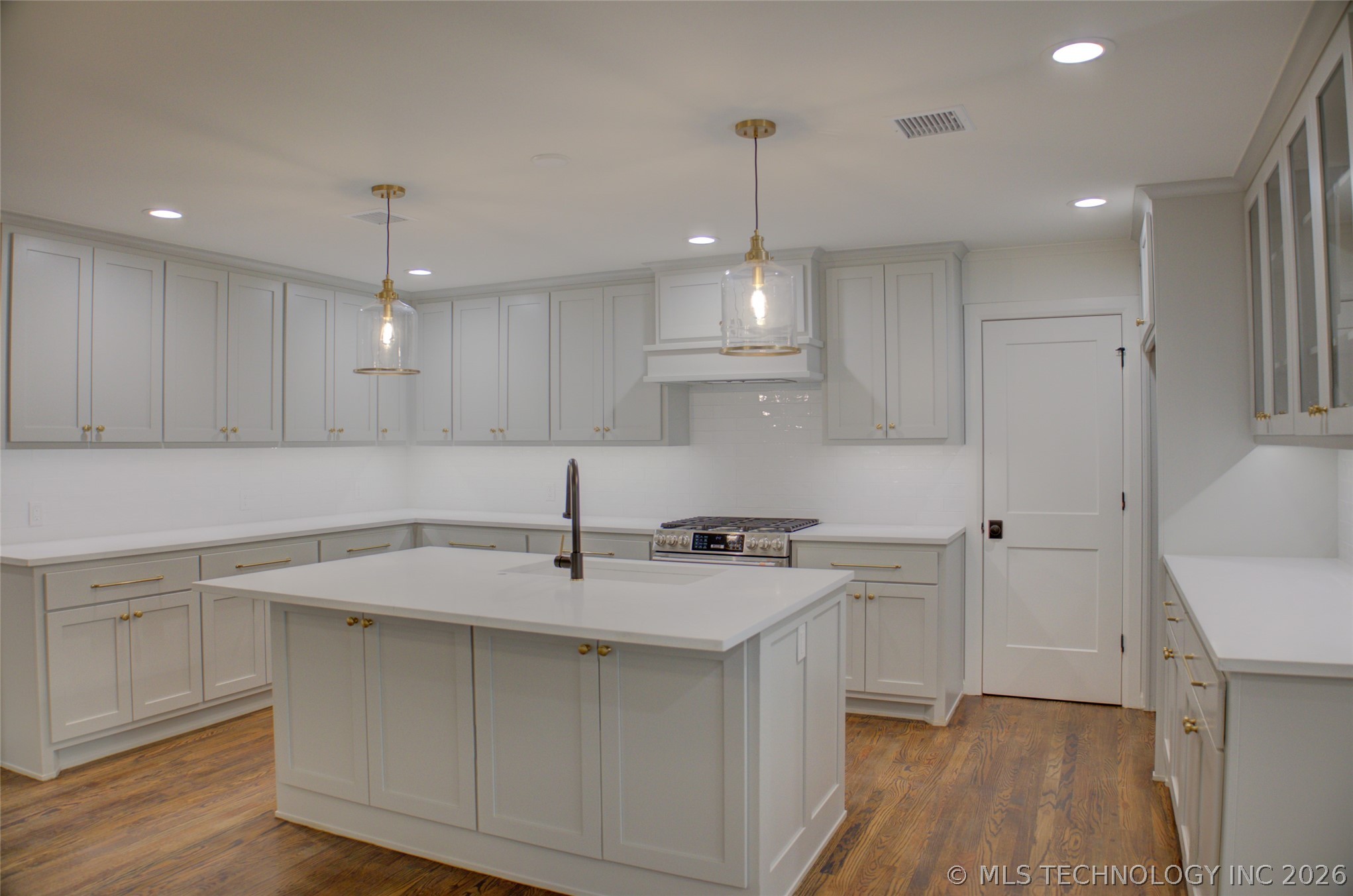 2427 E 72nd Street Tulsa OK 74136