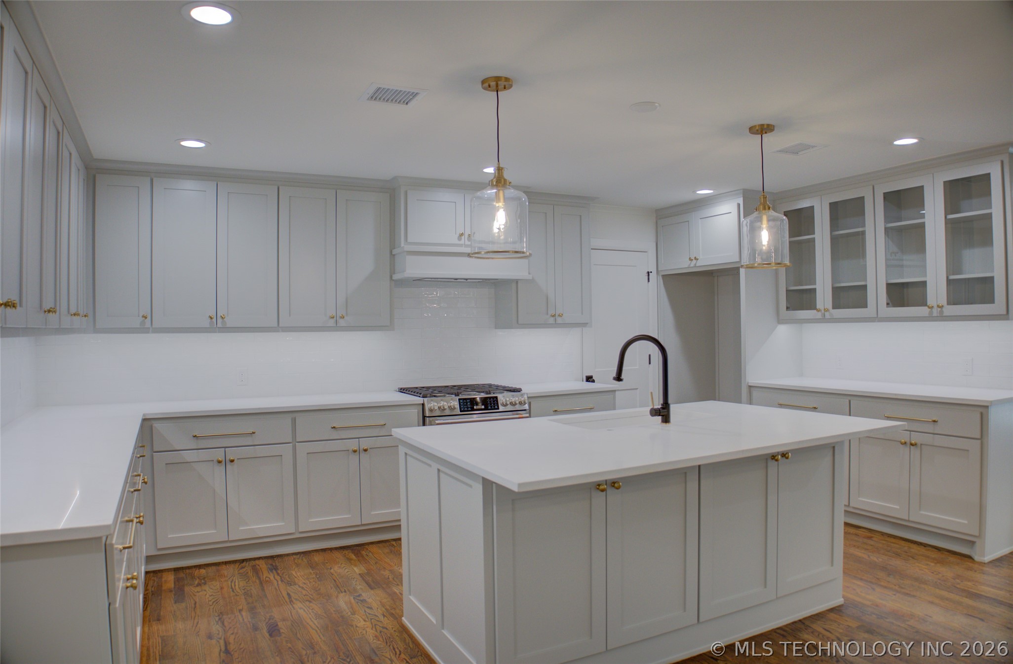 2427 E 72nd Street Tulsa OK 74136