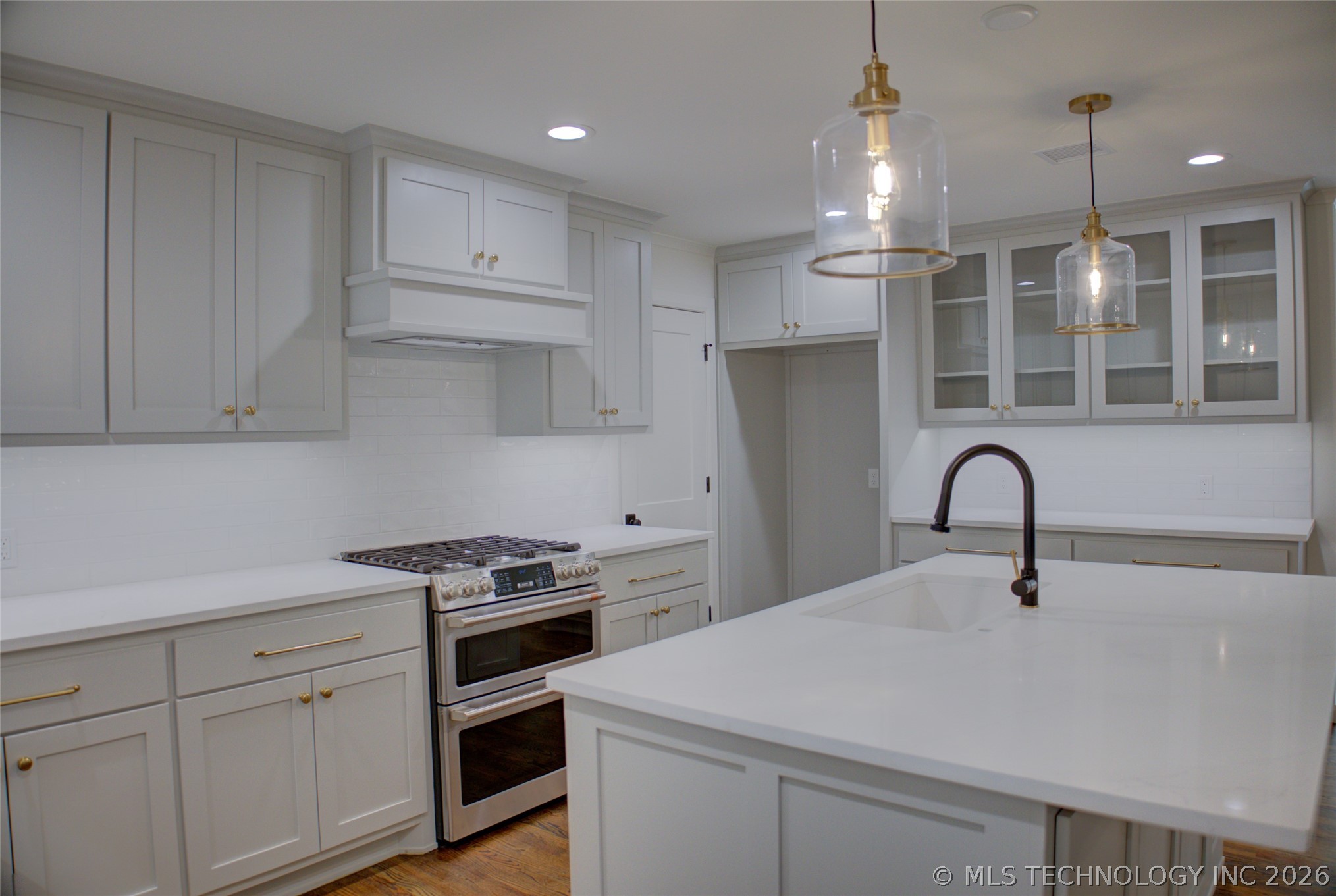 2427 E 72nd Street Tulsa OK 74136