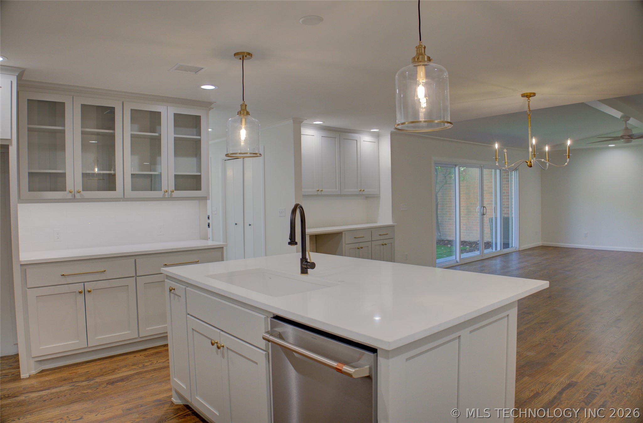 2427 E 72nd Street Tulsa OK 74136
