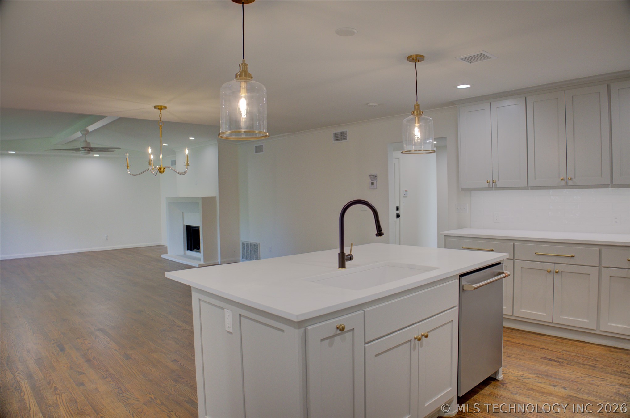 2427 E 72nd Street Tulsa OK 74136
