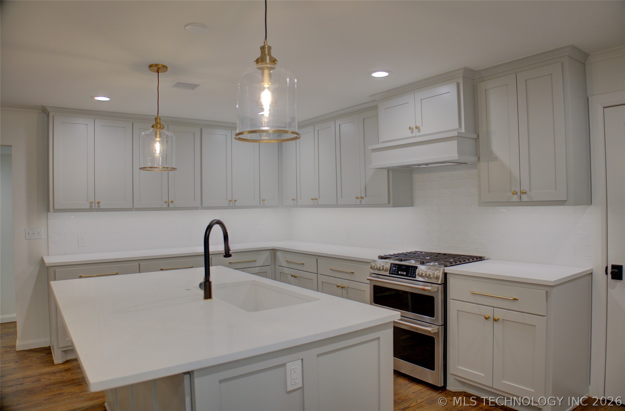 2427 E 72nd Street Tulsa OK 74136