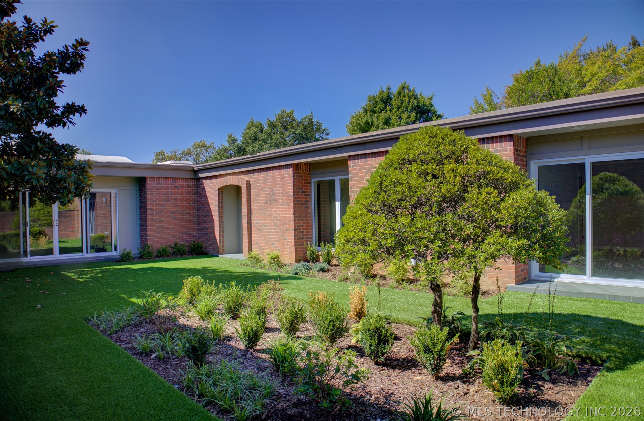 2427 E 72nd Street Tulsa OK 74136