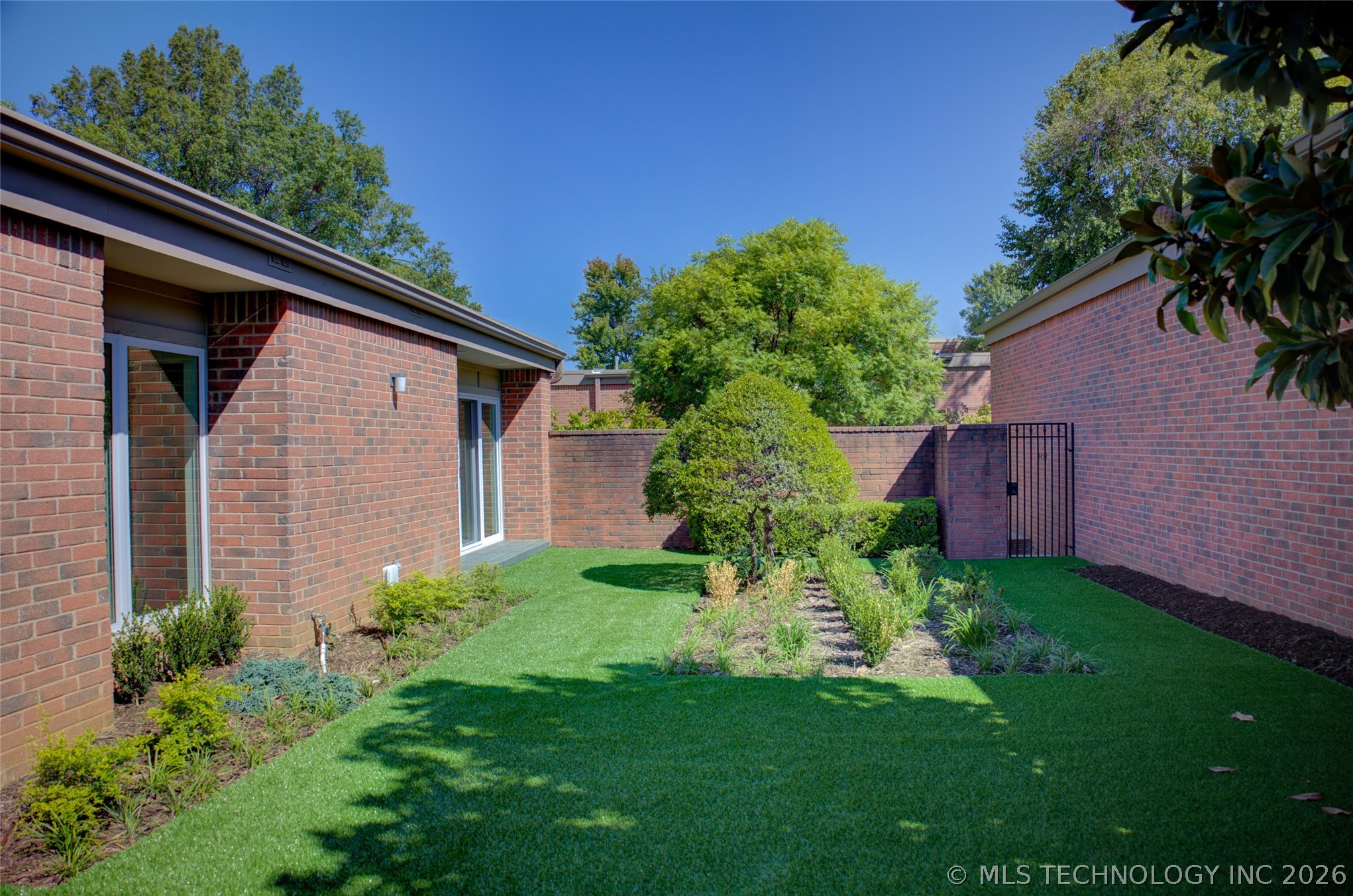 2427 E 72nd Street Tulsa OK 74136