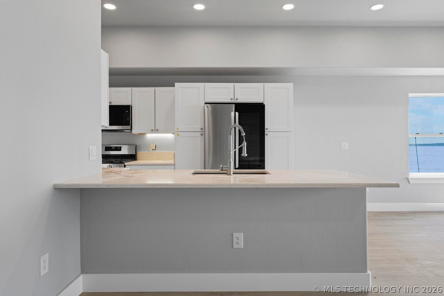 1664 Pin Oak Street Grove OK 74344
