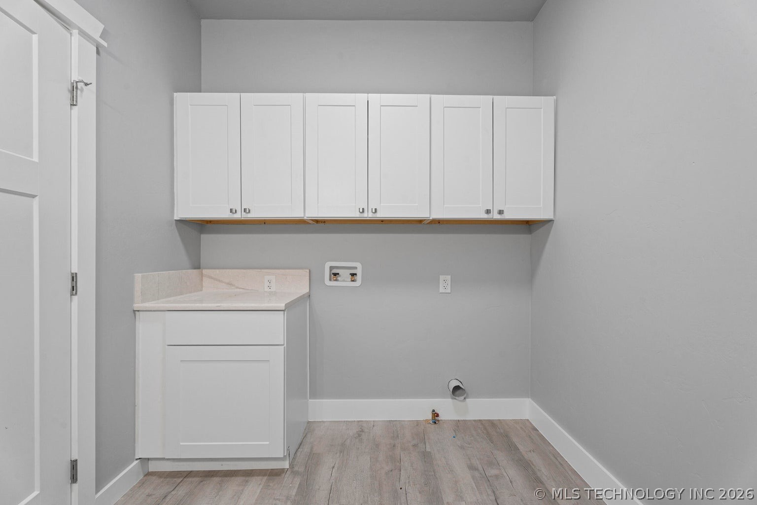 1664 Pin Oak Street Grove OK 74344