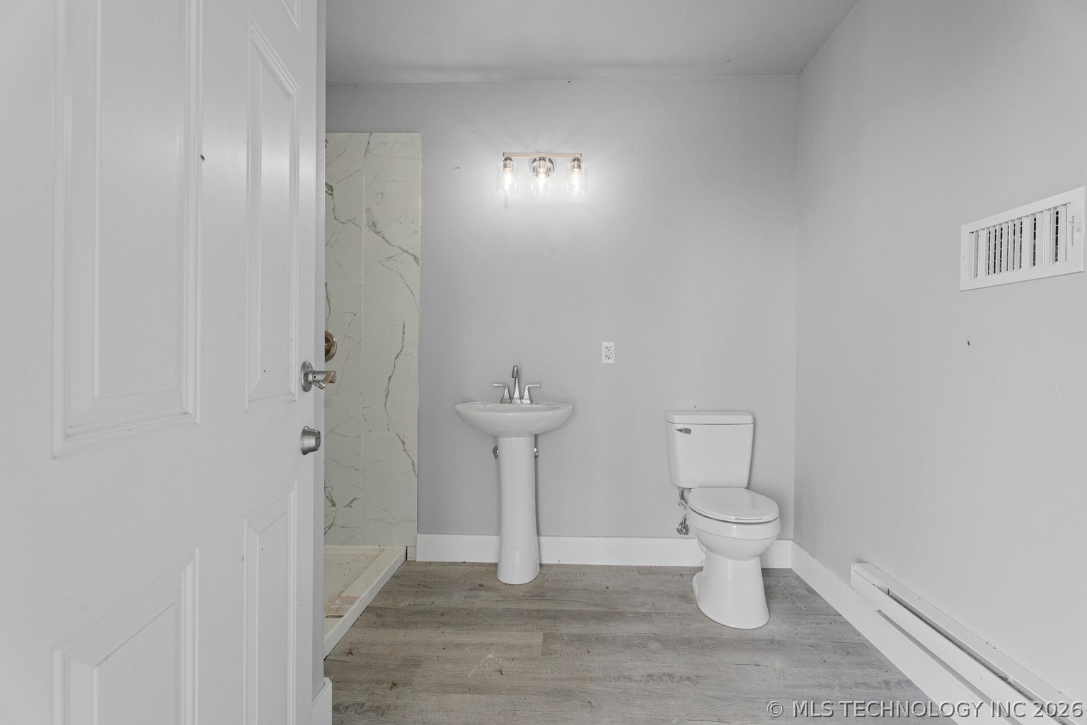1664 Pin Oak Street Grove OK 74344