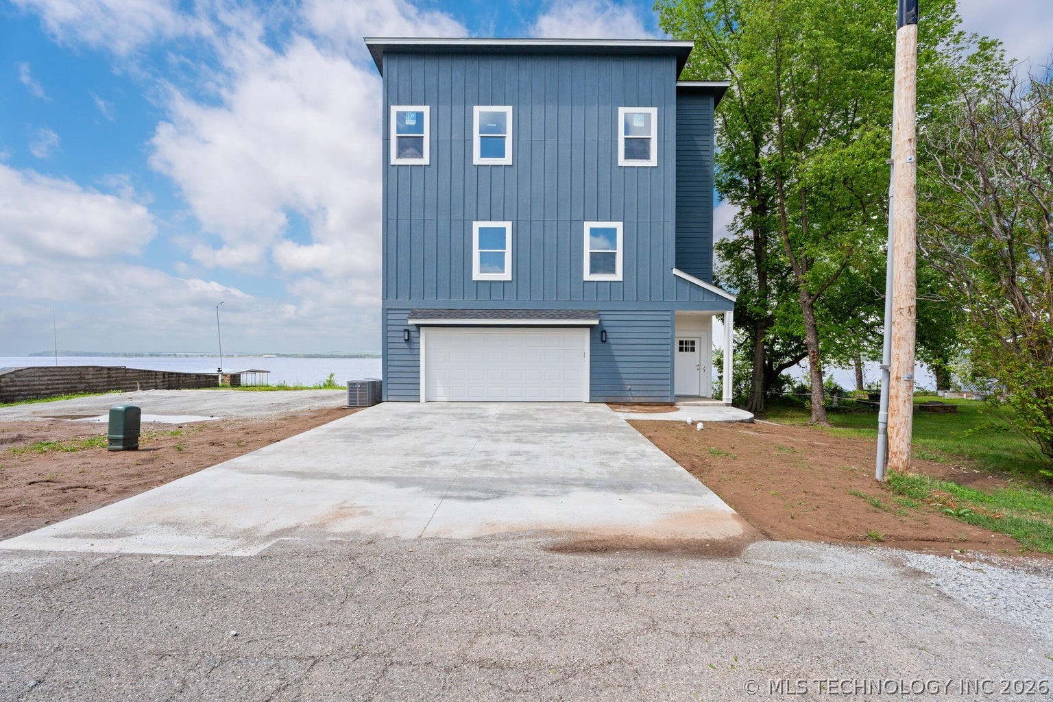 1664 Pin Oak Street Grove OK 74344