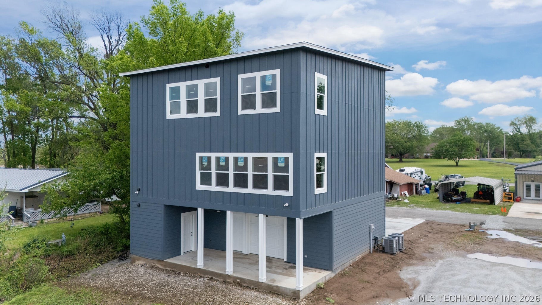 1664 Pin Oak Street Grove OK 74344