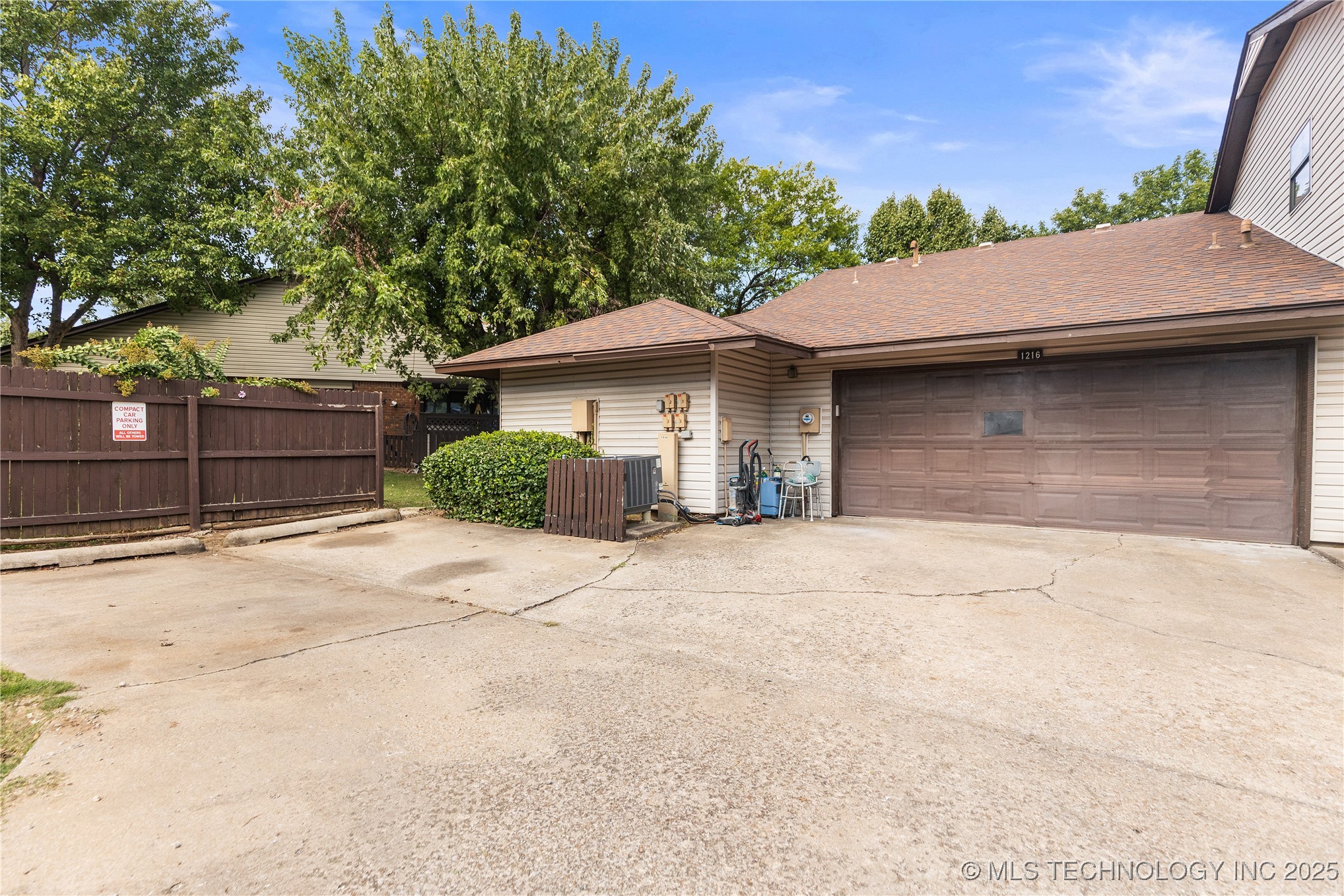 1216 S 111th Eastavenue Tulsa OK 74128
