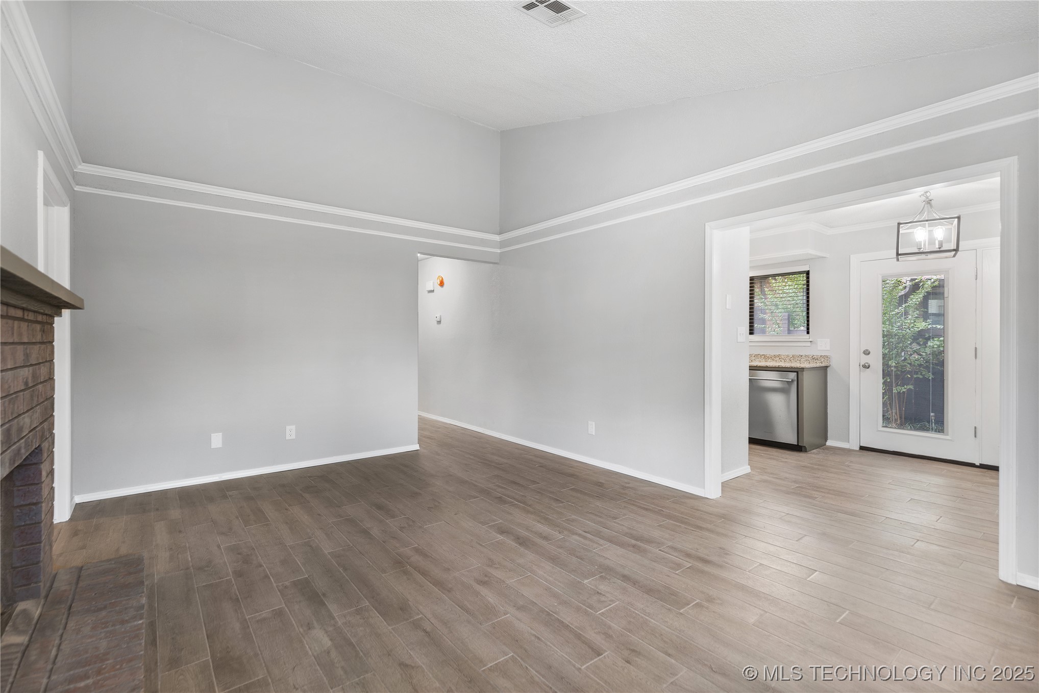 1216 S 111th Eastavenue Tulsa OK 74128