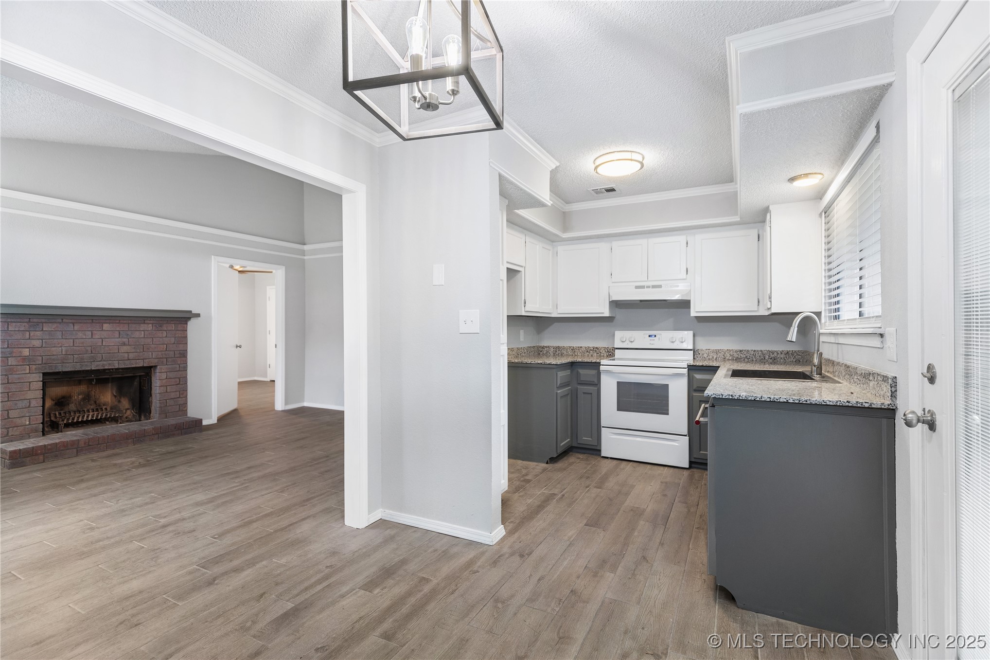 1216 S 111th Eastavenue Tulsa OK 74128