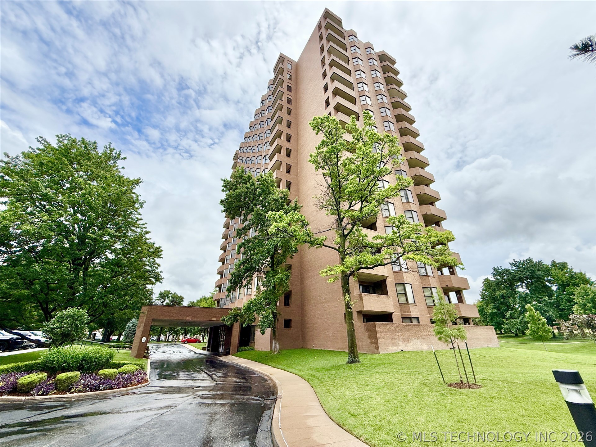 2121 S Yorktown Avenue Tulsa OK 74114
