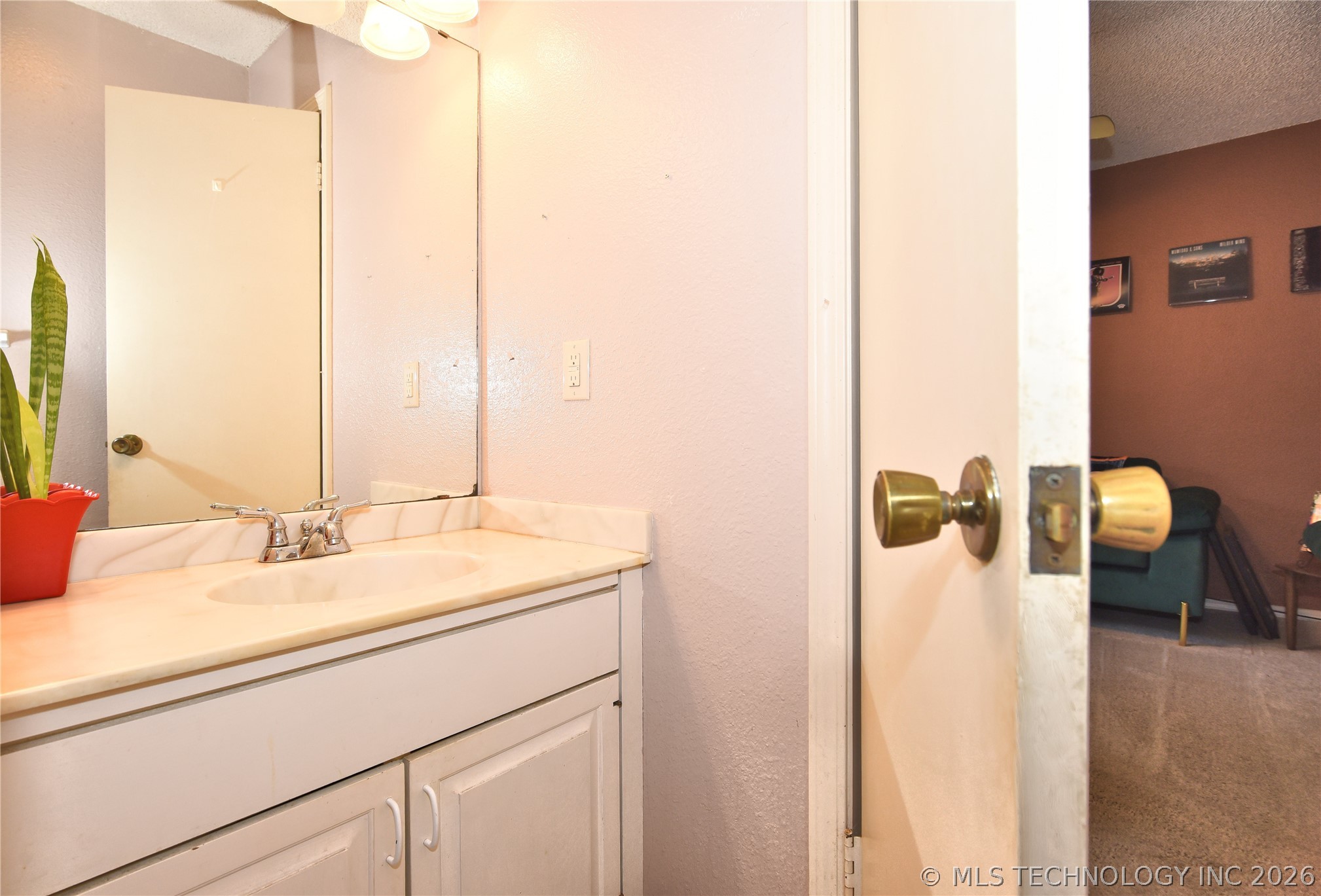 2202 E 55th Court Tulsa OK 74105