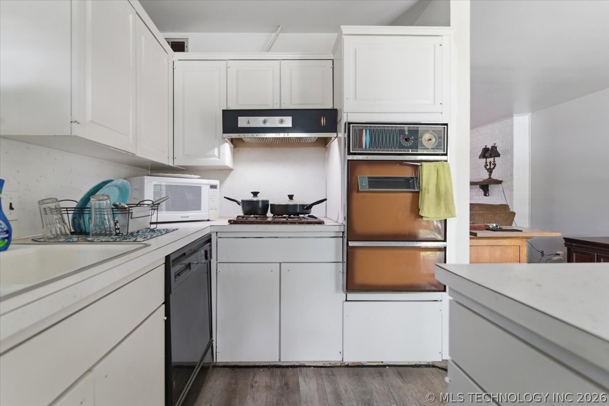 1107 E 45th Place S Tulsa OK 74105